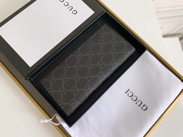 グッチ財布コピー背面デザイン